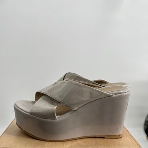 NR | Rapisardi Cream or Taupe Patent Wedges